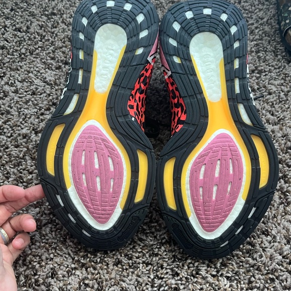 Adidas ultraboost size 8 - Picture 2 of 3